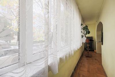 Apartament foarte spațios cu 5 camere la parter in Micalaca Comision 0 - 3