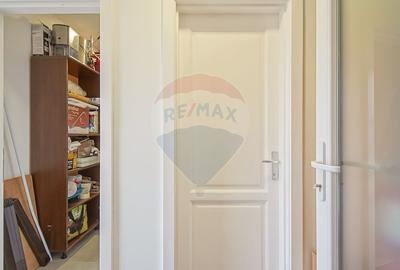 Casă cu 7 camere cu Teren 1400 Mp în Stupini - 20