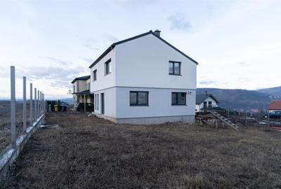 Casă individuală cu 4 camere cu Teren 500 Mp în Chinteni - 1