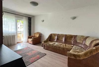 Apartament cu 4 camere decomandat în Liliacului