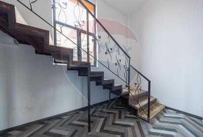 Spațiu comercial/birouri  de închiriat în zona 13 Decembrie - 9