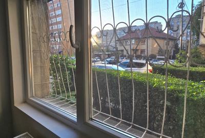 Apartament cu 3 camere decomandat în Micro 5 - 8