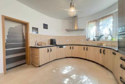 Casă cu 4 camere în Sub Arini - 3