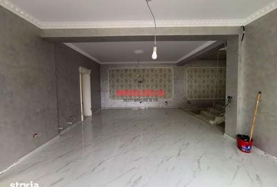 Casă cu 8 camere cu Teren 250 Mp în Titan - 18