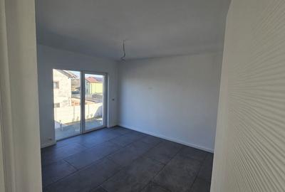 Casă cu 4 camere în Exterior Vest - 2