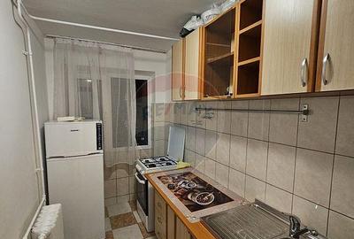 Apartament cu 2 camere semidecomandat în Brâncoveanu