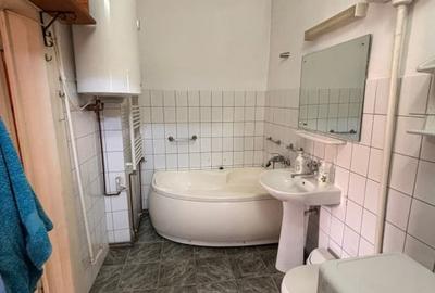 Apartament 3,5 camere,100mp, etaj 1-strada Postavarului - 11