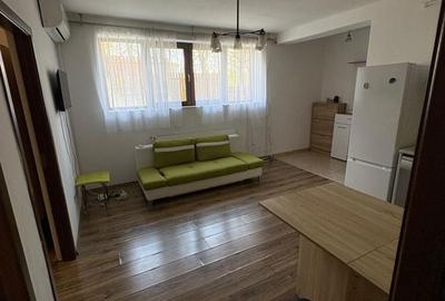 Apartament cu 3 camere semidecomandat în Dâmbul Rotund