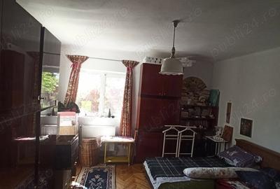 Casă cu 3 camere cu Teren 360 Mp în Central - 1