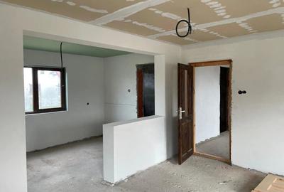 Vand Casa ?i Teren in Raturile Medie?ului - 6