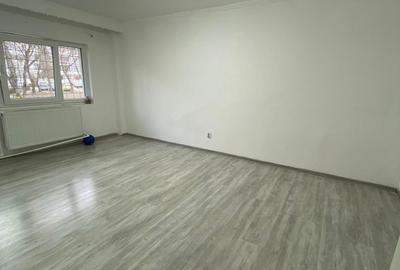 Apartament cu 3 camere decomandat în Mioriței - 14