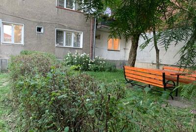 Apartament Petrila Strada 8 Martie Bloc 34 parter 53 mp bloc civilizat diverse imbunata?iri centrala - 2