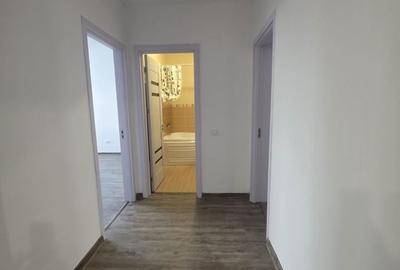 Apartament cu 3 camere în Calea București