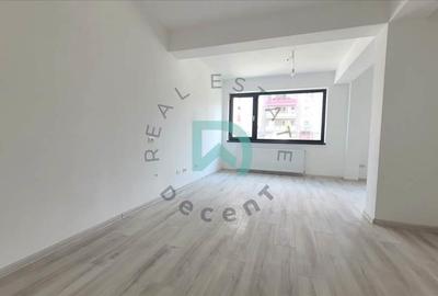 Studio,  47 mp, Tractorul - 7