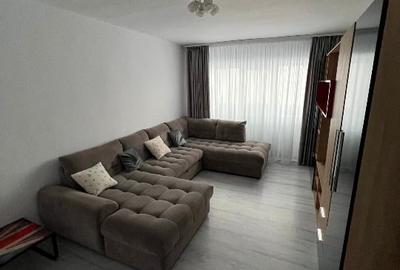 Apartament cu 2 camere decomandat în Micro 18