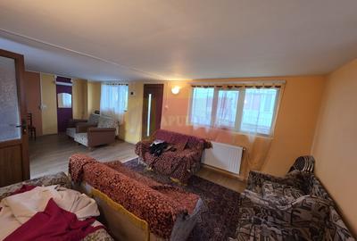 Casa de vanzare cu 3 camere in Campina - 9