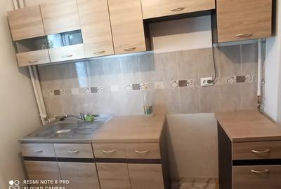Inchiriez apartament 2 camere semidecomandat - 1
