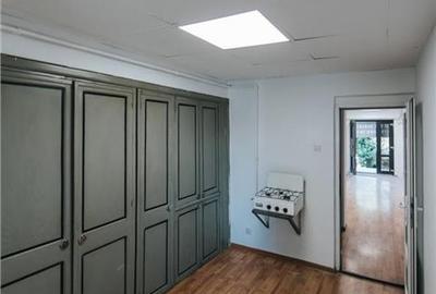 Spatiu birou/Cabinet |  3 camere | 74 MP  | Parcare - 6