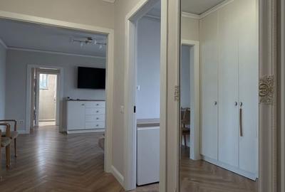 Apartament cu 3 camere semidecomandat în Copou - 1