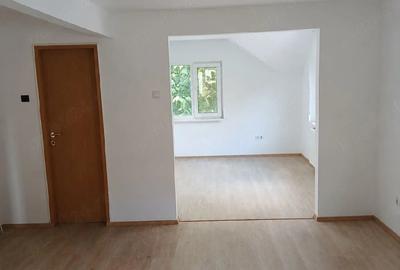 Spațiu comercial, de 80 mp, în Central - 5