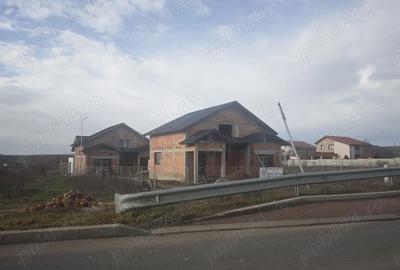 Casă cu 5 camere cu Teren 400 Mp în Central - 8
