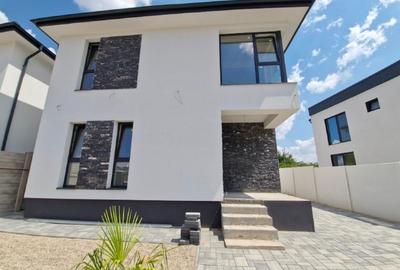 Vila lux, str Pădurii-Lebada, 5 camere, 3 bai, curent 380 kw, COMISION  0padurii - 16