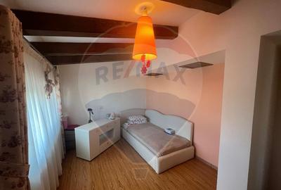 Casa / Vila cu 4 camere de vanzare - 2