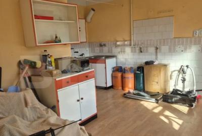 Casă cu 3 camere cu Teren 610 Mp în 7 Noiembrie - 12