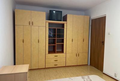 Garsonieră decomandată în Brâncoveanu