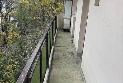 Apartament cu 3 camere semidecomandat în Micro 3 - 5