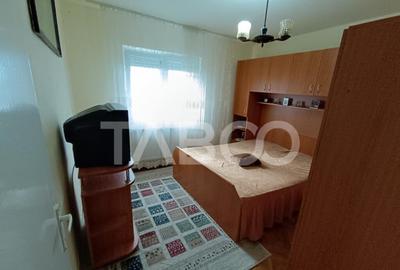 Apartament cu 3 camere mobilat utilat de inchiriat 92mpu Si Apartament cu 3 camere mobilat utilat de inchiriat 92mpu Si - 1