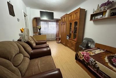 Etaj 1, Garsoniera mobilat utilata, zona Bariera. - 2