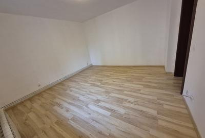 Apartament cu 2 camere semidecomandat în 1 Mai - 2