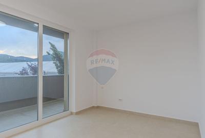 Apartament cu 9 camere decomandat în Astra - 42