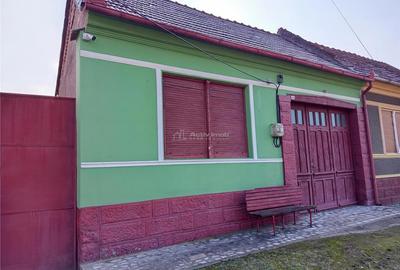 Ciclova, Casa 10 Incaperi, pt 2 Familii, 1439mp Teren - 3