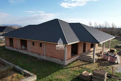 Casă cu 5 camere cu Teren 1300 Mp în Recea