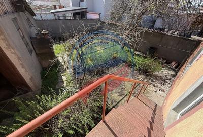 Casă individuală cu 8 camere cu Teren 453 Mp în 1 Mai - 7