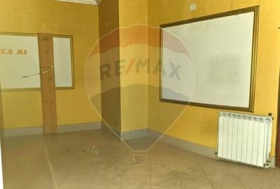 Casa 15 camere de vanzare zona Universitate + spatiu comercial parter - 42