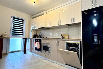 De inchiriat - Apartament cu 4 camere - 1
