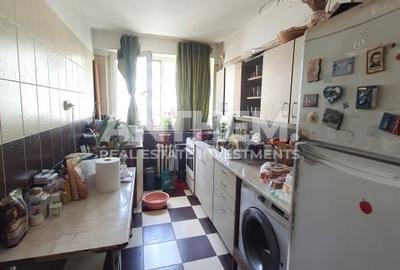 Apartament 3 camere de vanzare zona Ferdinand