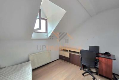 Casă cu 3 camere cu Garaj în Central - 2