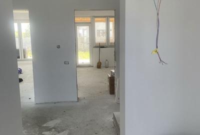 Casă cu 4 camere în Moșnița Veche - 6