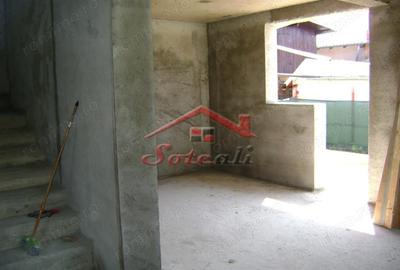 Casă cu Teren 650 Mp în Cornu - 9