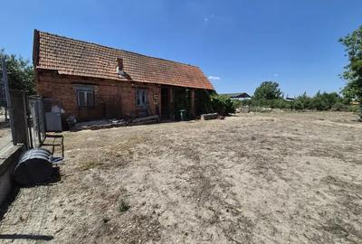 Casă cu 2 camere cu Teren 1600 Mp în Păru - 3