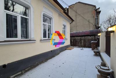 Casă individuală cu 10 camere cu Canalizare în Central - 4