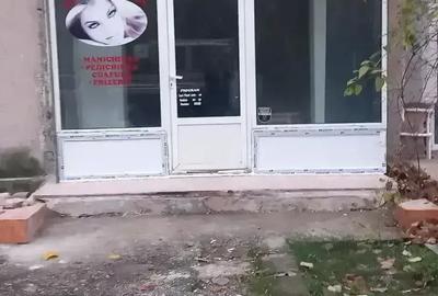 Vand garsoniera parter transformata in spatiu comercial - 2