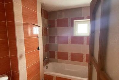 De vanzare apartament cu 3 camere, etajul 2, Dealul Florilor - 1