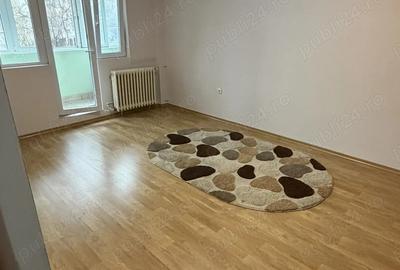 Apartament cu 4 camere decomandat în Apărătorii Patriei