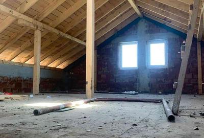 Casă cu 5 camere cu Teren 750 Mp în Aroneanu - 6