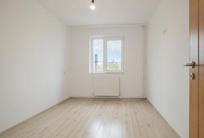 Apartament cu 3 camere semidecomandat în Tomis III - 17